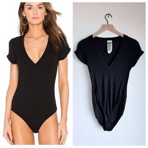 Free People Women's Oh Me Oh My V-Neck Roll Sleeve Bodysuit in Black Size XS